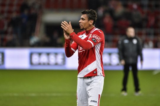 Standard besiegt Ostende mit 2:0 - Igor De Camargo