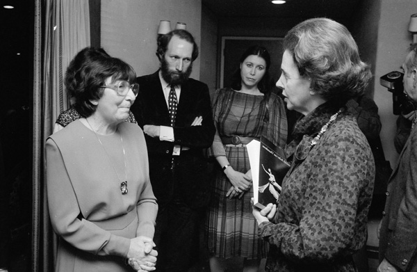 Jeanne Brabants 1983 im Gespräch mit Königin Fabiola