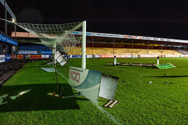 Sturmschaden im Stadion von Mechelen