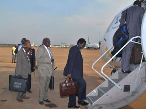 Flughafen Juba: Südsudanesische Delegation unterwegs nach Addis Abeba