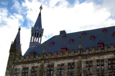 Auftakt zum Karlsjahr in Aachen - Das Aachener Rathaus