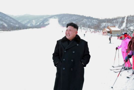 Nordkoreas Machthaber Kim Jong Un am Skiresort am Masik-Pass