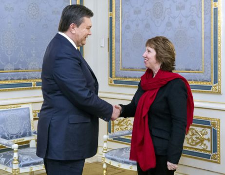 Catherine Ashton und der ukrainische Präsident Janukowitsch am 29. Januar 2014 in Kiew