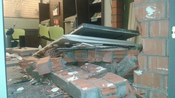 Geldautomat gesprengt (Bild: Marnik Aerts/VRT)