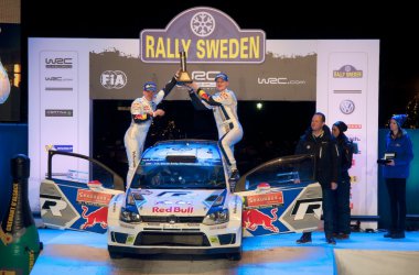 Jari-Matti Latvala und Miikka Anttila gewinnen die Rallye Schweden