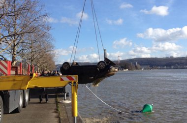 Lennertz' Auto aus der Maas geborgen