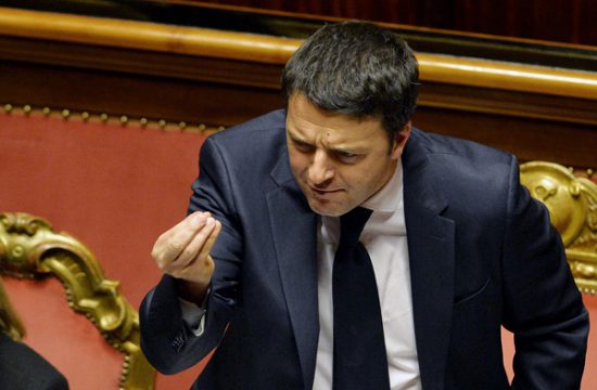 Italiens Senatoren vertrauen auf Renzi