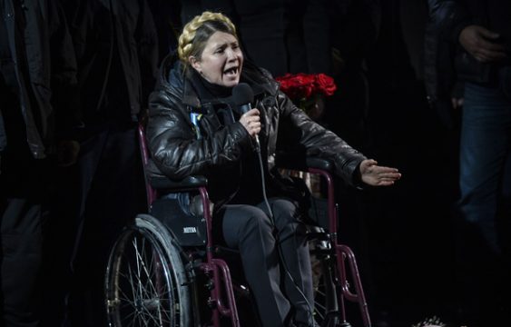 Timoschenko ruft die Demonstranten auf dem Maidan zur Fortsetzung der Proteste auf
