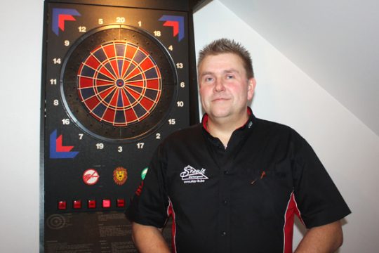 Udo Theodor ist Dartspieler aus Leidenschaft
