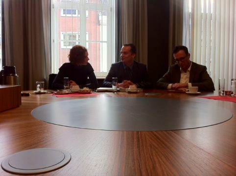 Die Unterrichtsminister der drei Gemeinschaften Schyns, Smets und Paasch