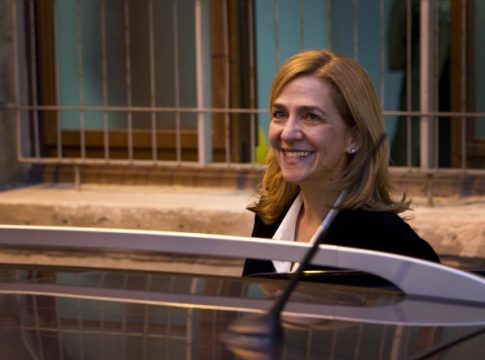 Die spanische Königstochter Cristina nach der Verhörung am 8.2.