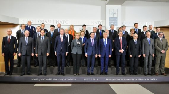 Die Verteidigungsminister der 28 Nato-Staaten