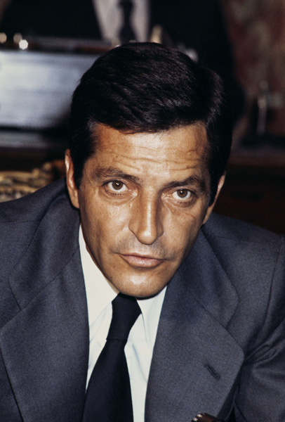 Spaniens Ex-Ministerpräsident Adolfo Suárez im August 1977 in Paris