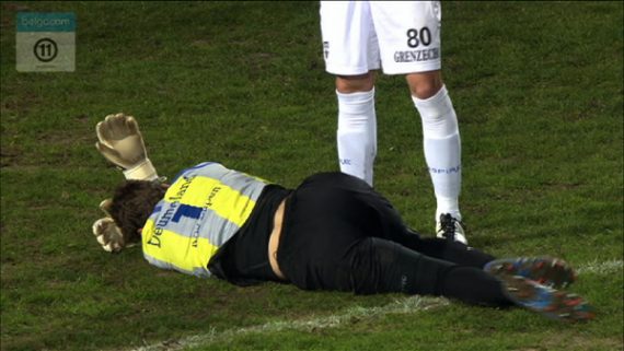 KAS-Eupen-Torwart Jonas Deumeland wurde beim Spiel gegen Tubize verletzt