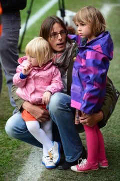 Hellebaut mit Töchtern Saartje (l.) und Lotte