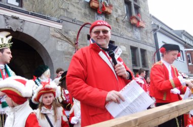 Rosenmontagszug in Büllingen 2014