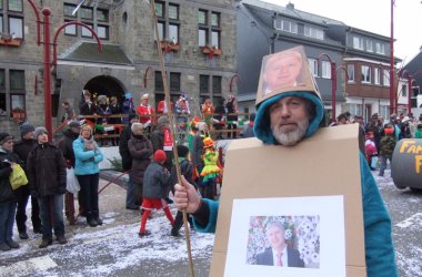Rosenmontagszug in Büllingen 2014