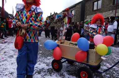 Rosenmontagszug in Büllingen 2014