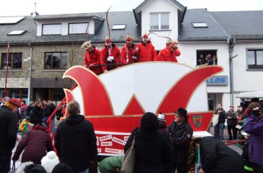 Rosenmontagszug in Büllingen 2014