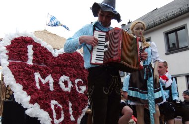 Rosenmontagszug in Büllingen 2014