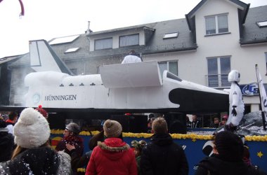 Rosenmontagszug in Büllingen 2014