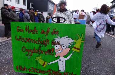 Rosenmontagszug in Büllingen 2014