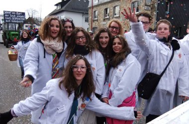 Rosenmontagszug in Büllingen 2014