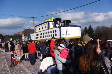 Karnevalsumzug in Deidenberg 2014
