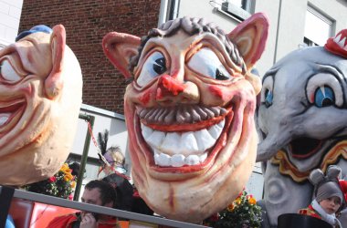 Rosenmontagszug in Eupen 2014