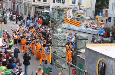 Rosenmontagszug in Eupen 2014