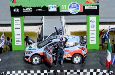 Erstes Podium für den Hyundai i20 WRC: Thierry Neuville und Nicolas Gilsoul fahren in Mexiko auf Rang drei