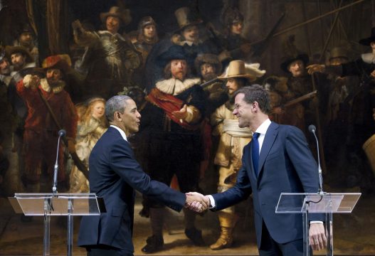 US-Präsident Obama und der niederländische Premier Rutte (r.) vor der "Nachtwache" von Rembrandt