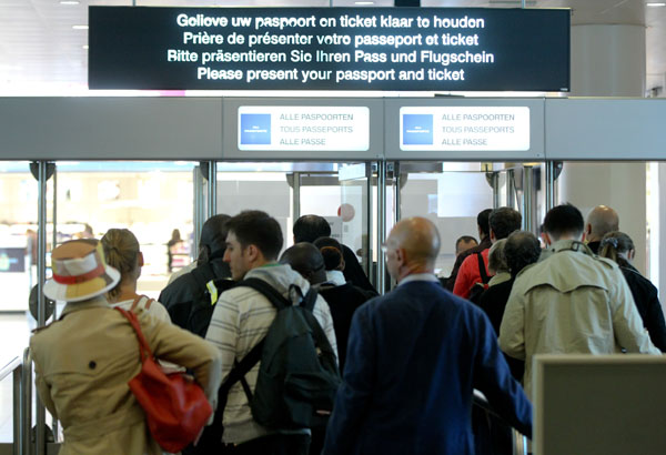 Passkontrolle am Brüsseler Flughafen Zaventem (Bild: Virginie Lefour/Belga)