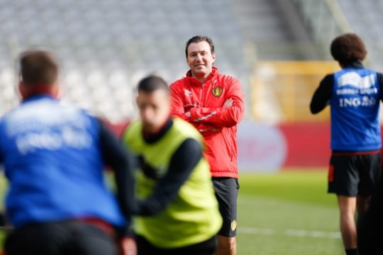 Marc Wilmots (M.) mit seinen Jungs beim Training am 4.3.