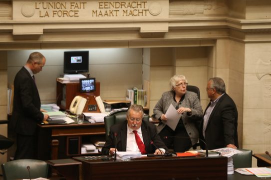 André Flahaut (vorne) hat die 53. Legislaturperiode des föderalen Parlaments offiziell für beendet erklärt