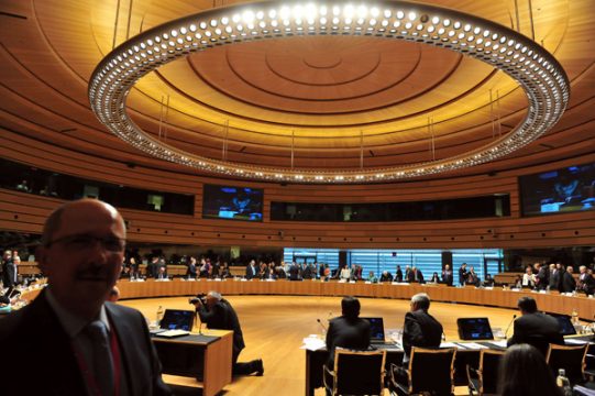 Die EU-Außenminister beschließen in Luxemburg eine milliardenschwere Finanzhilfe für die Ukraine