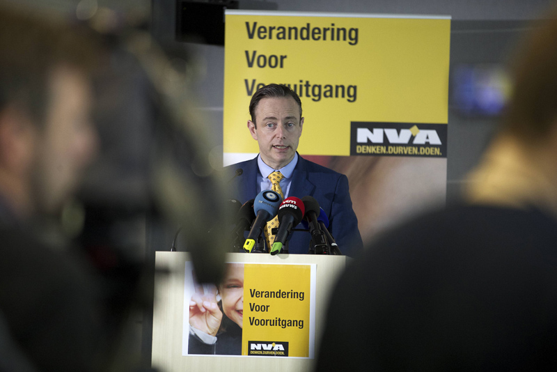 Het Nieuwsblad: "Die N-VA macht auf hart" (Bart De Wever bei der Vorstellung des N-VA-Wahlprogramms)