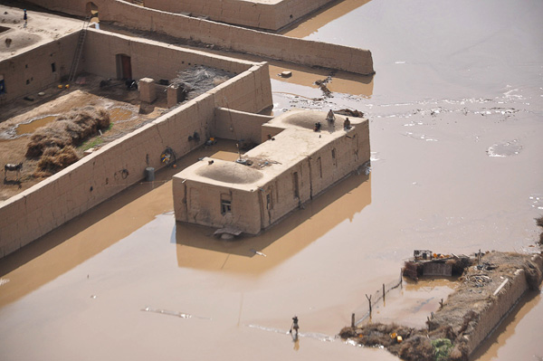 Überschwemmte Stadt nach schweren Regenfällen in der afghanischen Provinz Dschosdschan