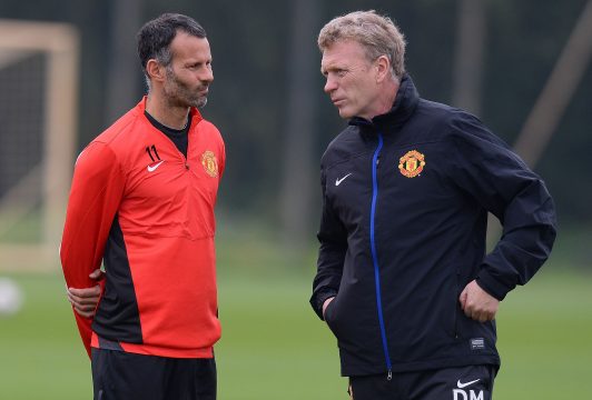 ManU trennt sich von David Moyes (r) - Ryan Giggs (l) übernimmt vorläufig das Traineramt (Bild: Oktober 2013)