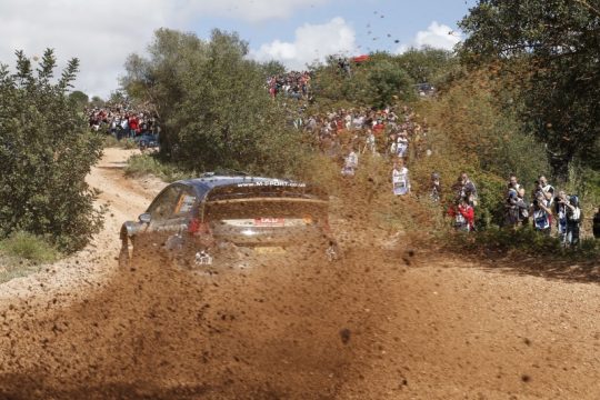 Mikko Hirvonen setzte sich am Freitagabend an die Spitze