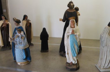 Glorious Bodies: Ausstellung mit Werken von Sophie Langohr und Jacques Charlier im Ikob Eupen