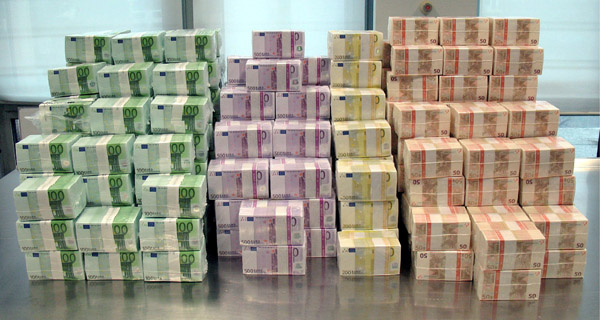 Euroscheine in Stapeln, Geld, Euro