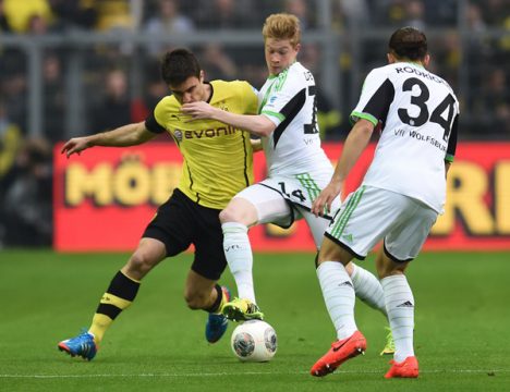 Kevin De Bruyne beim Spiel in Dortmund (5. April). Dienstag will Wolfsburg Dortmund aus dem Pokal werfen
