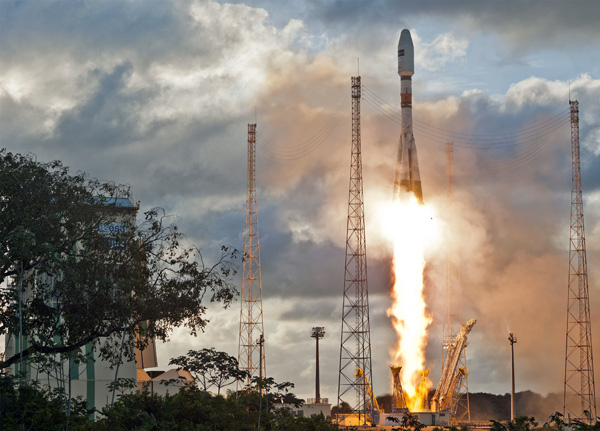 "Sentinel-1A" hebt an Bord einer Sojus-Trägerrakete vom Weltraumbahnhof in Kourou in Französisch-Guayana ab