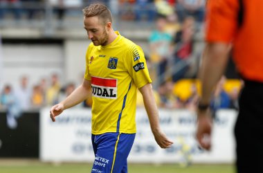 Gastgeber Westerlo muss mit einem Mann weniger auskommen: Raphael Lecomte muss vom Platz ...