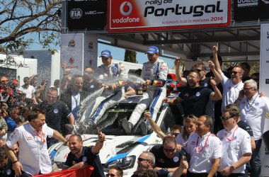 Sébastien Ogier und Julien Ingrassia (Volkswagen Motorsport) gewinnen die Rallye Portugal