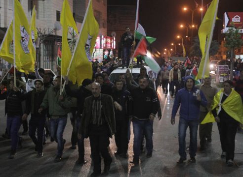 Pro-Fatah Demonstranten im Westjordanland bekunden ihre Unterstützung für Palenstinenserpräsident Abbas (1. April 2014)