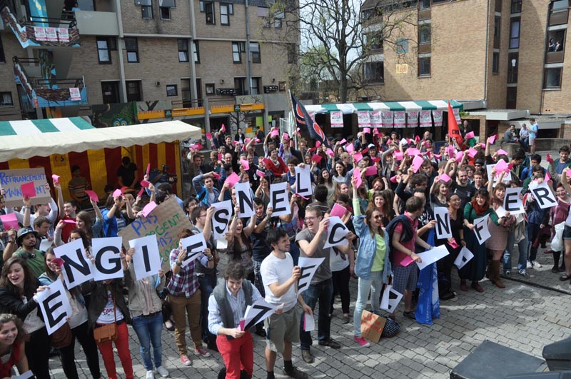 Studenten protestieren in Neu-Löwen für mehr Geld im HochschulwesenON