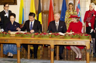 Peng Liyuan, Xi Jinping, König Philippe und Königin Mathilde in Brügge