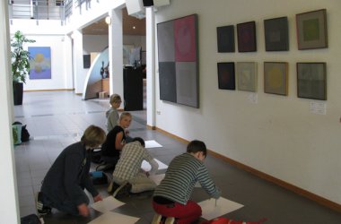 Gemeindeschule Raeren besuchte Ausstellung André Blank